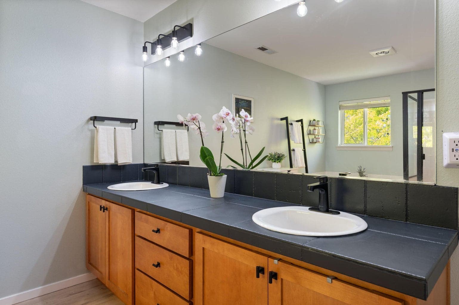 Photo of 2254 NE Arapahoe Court 23 of 42