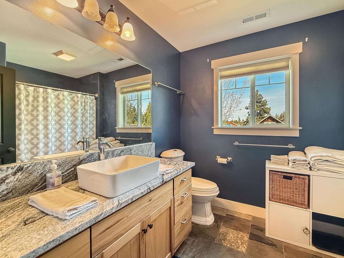 Photo of 255 S Larch Street 18 of 34