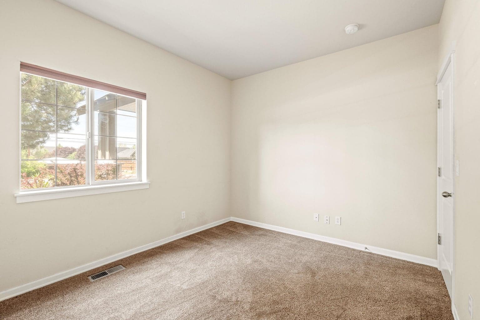 Photo of 1340 NW 19th Street 26 of 40