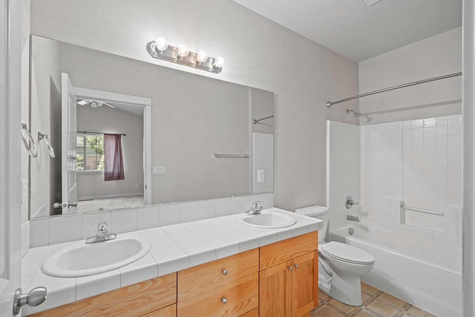 Photo of 1340 NW 19th Street 23 of 40