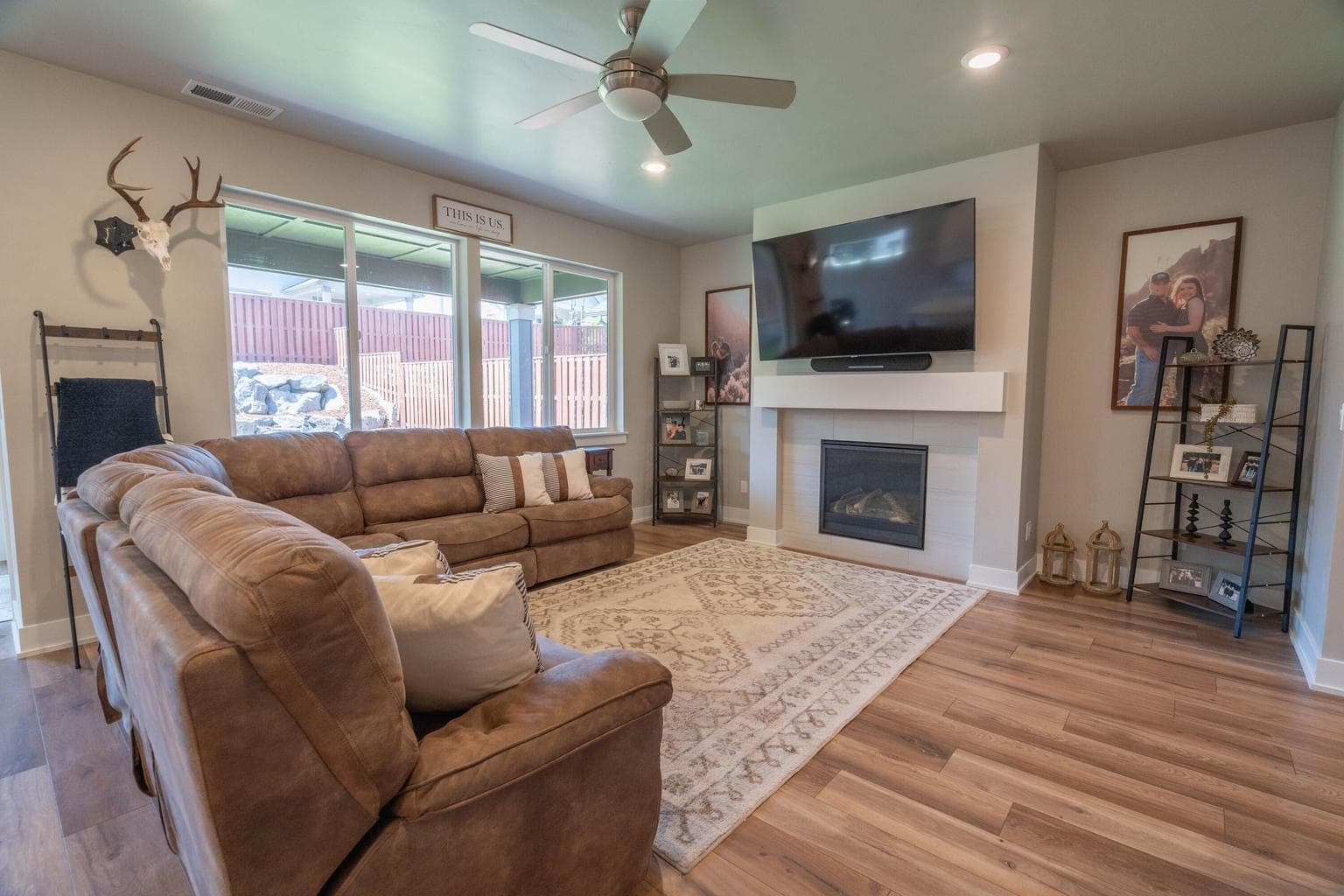 Photo of 1144 NE Henry Drive 7 of 40