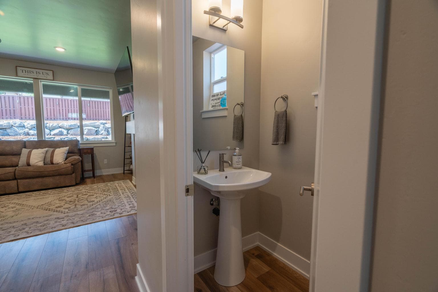 Photo of 1144 NE Henry Drive 13 of 40