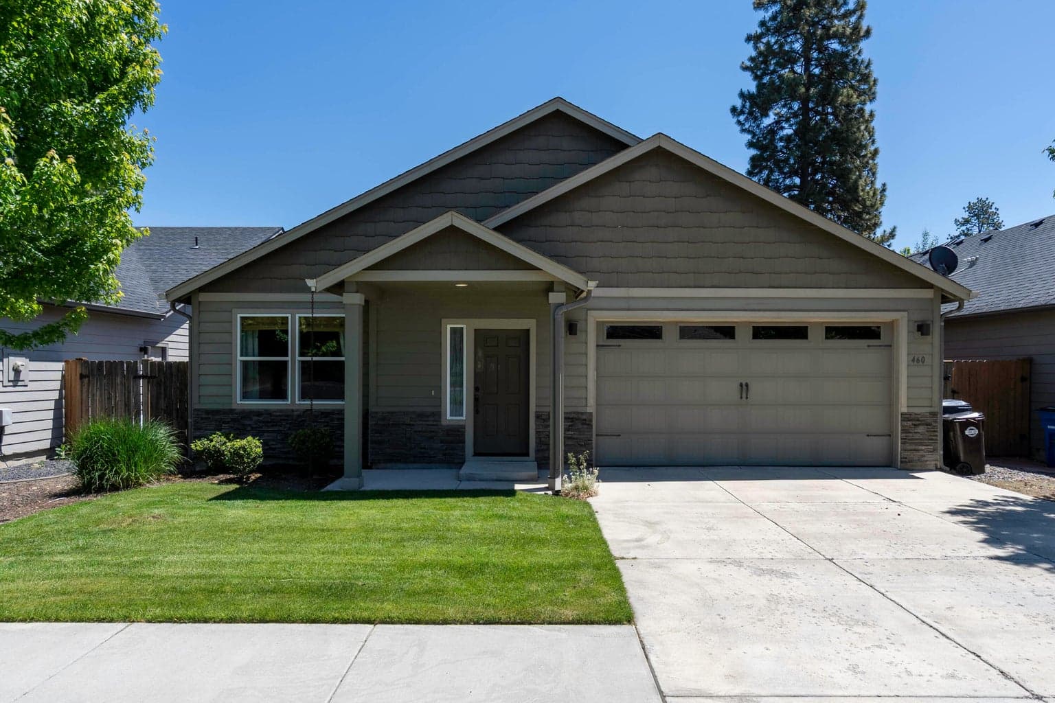 Photo of 460 Trinity 1 of 32