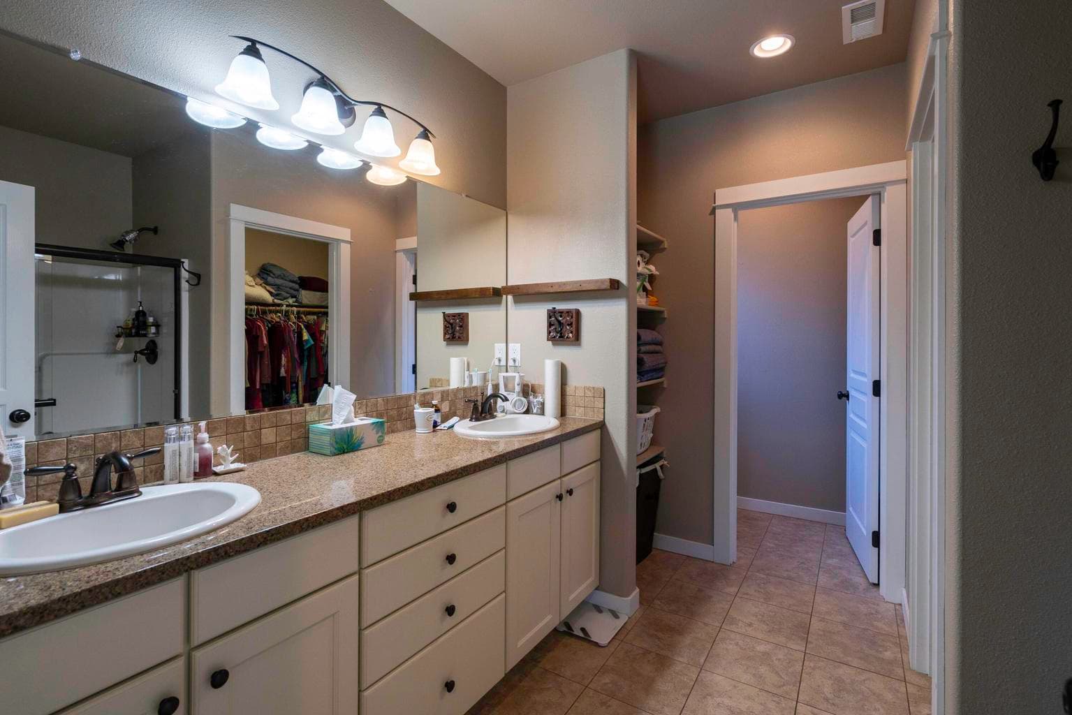 Photo of 460 N Trinity Way 21 of 32
