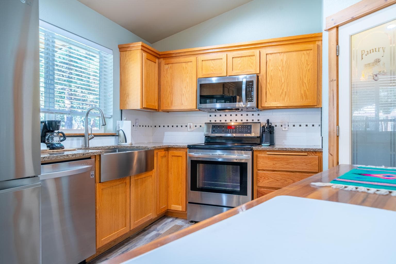 Photo of 15876 Sunrise Boulevard 10 of 51