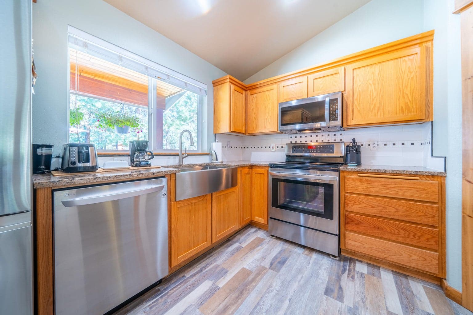 Photo of 15876 Sunrise Boulevard 11 of 51