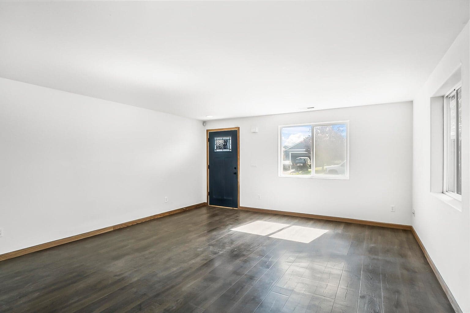 Photo of 2471 3rd 4 of 27