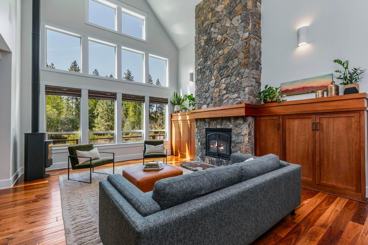 Photo of 935 E Creek View Drive 8 of 32