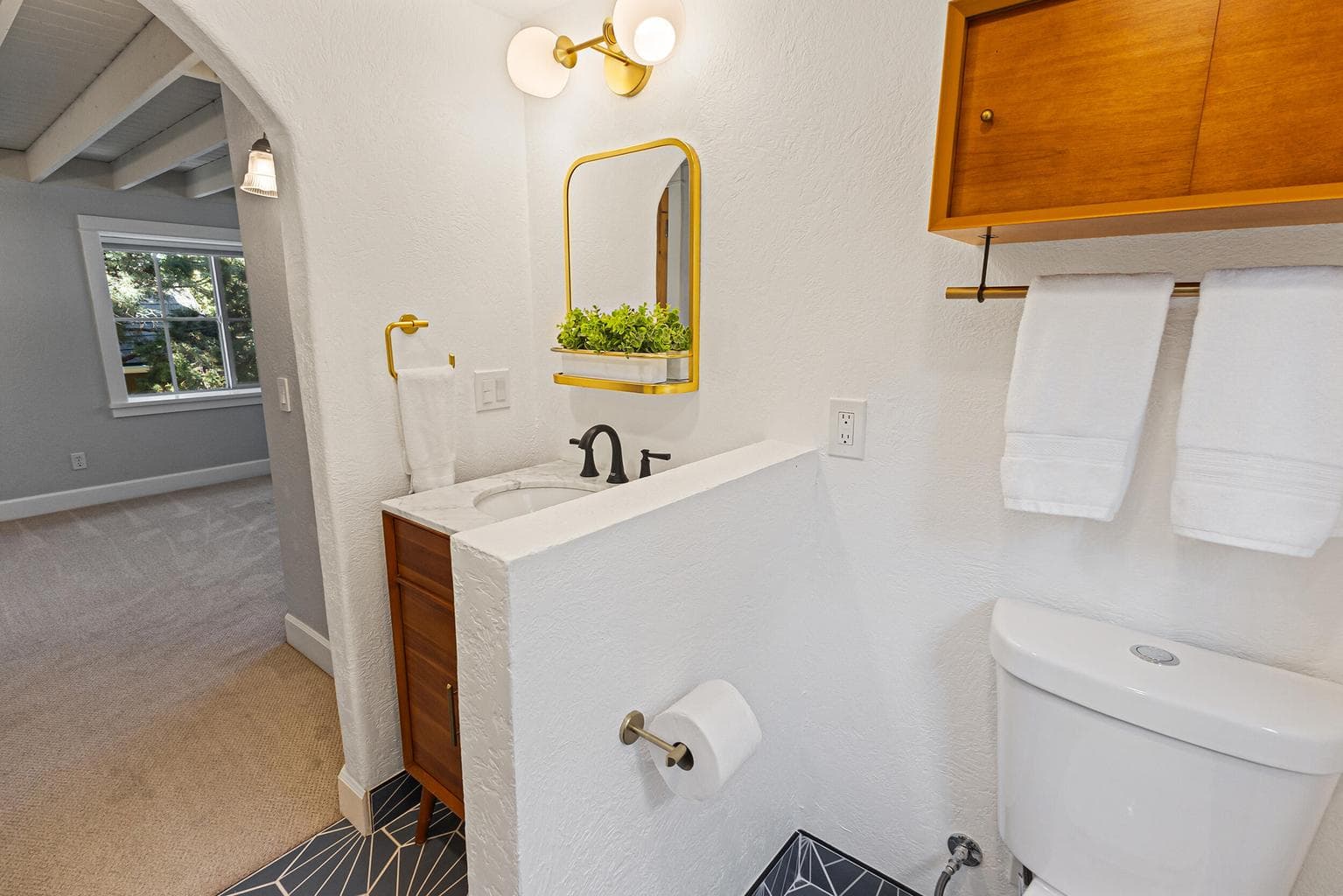 Photo of 1940 NW Monterey Pines Drive 22 of 40
