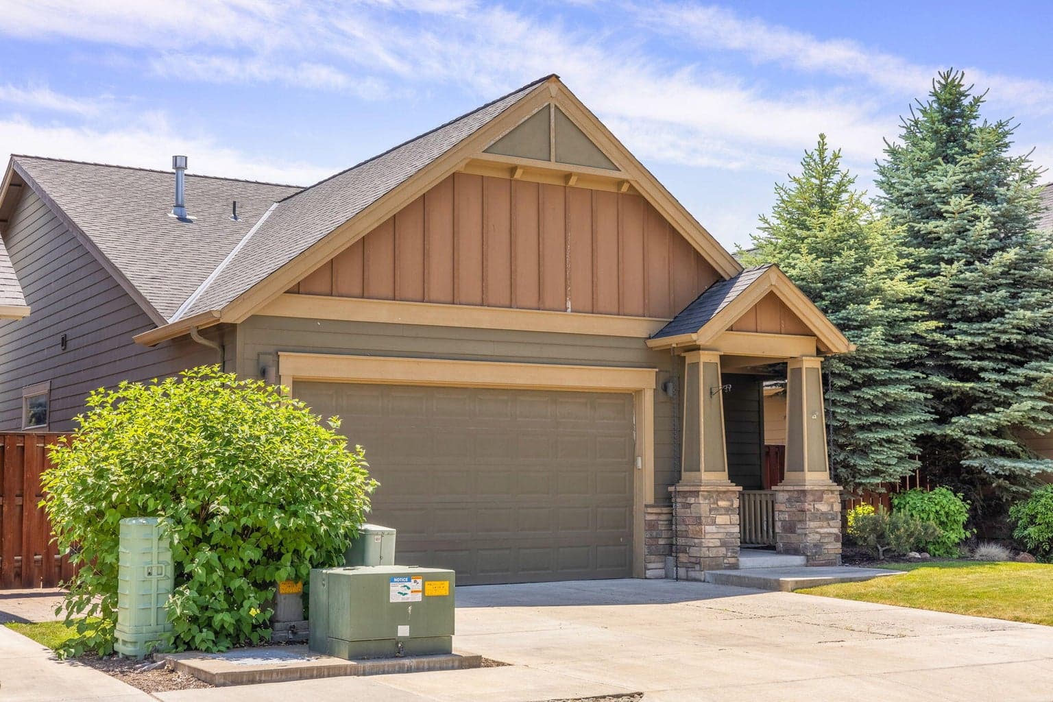 Photo of 1156 NE Steins Pillar Drive 36 of 43