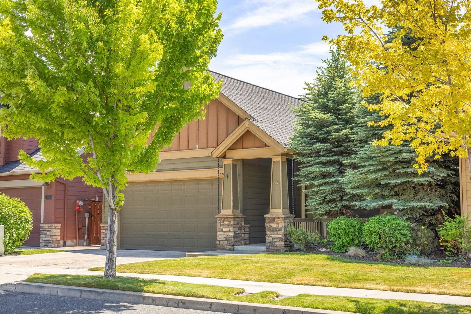 Photo of 1156 NE Steins Pillar Drive 43 of 43