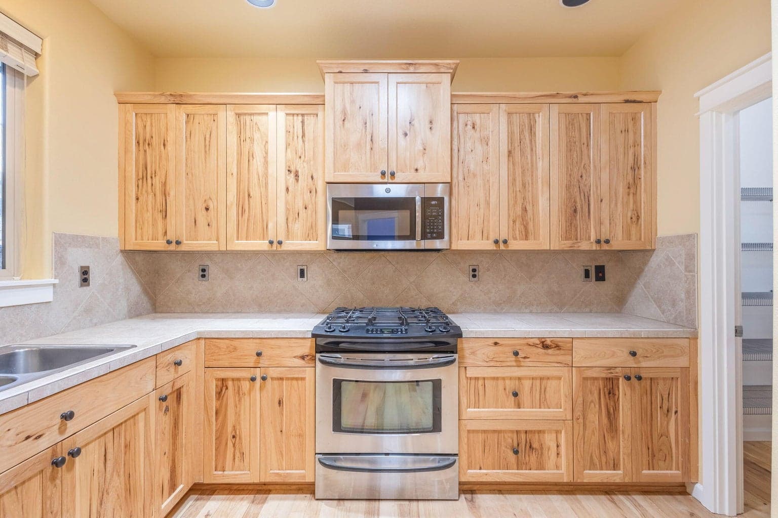 Photo of 1156 NE Steins Pillar Drive 8 of 43
