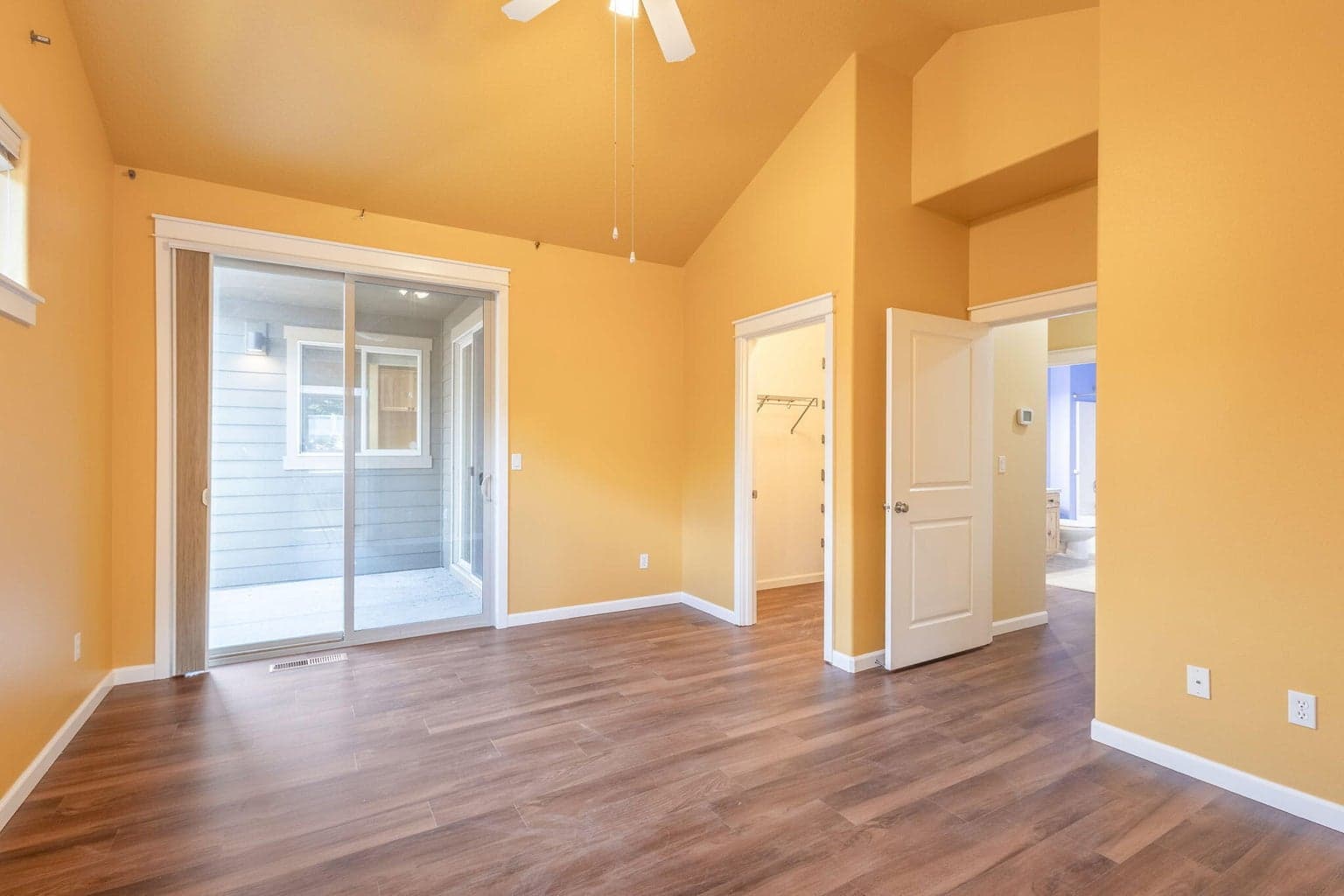 Photo of 1156 NE Steins Pillar Drive 17 of 43