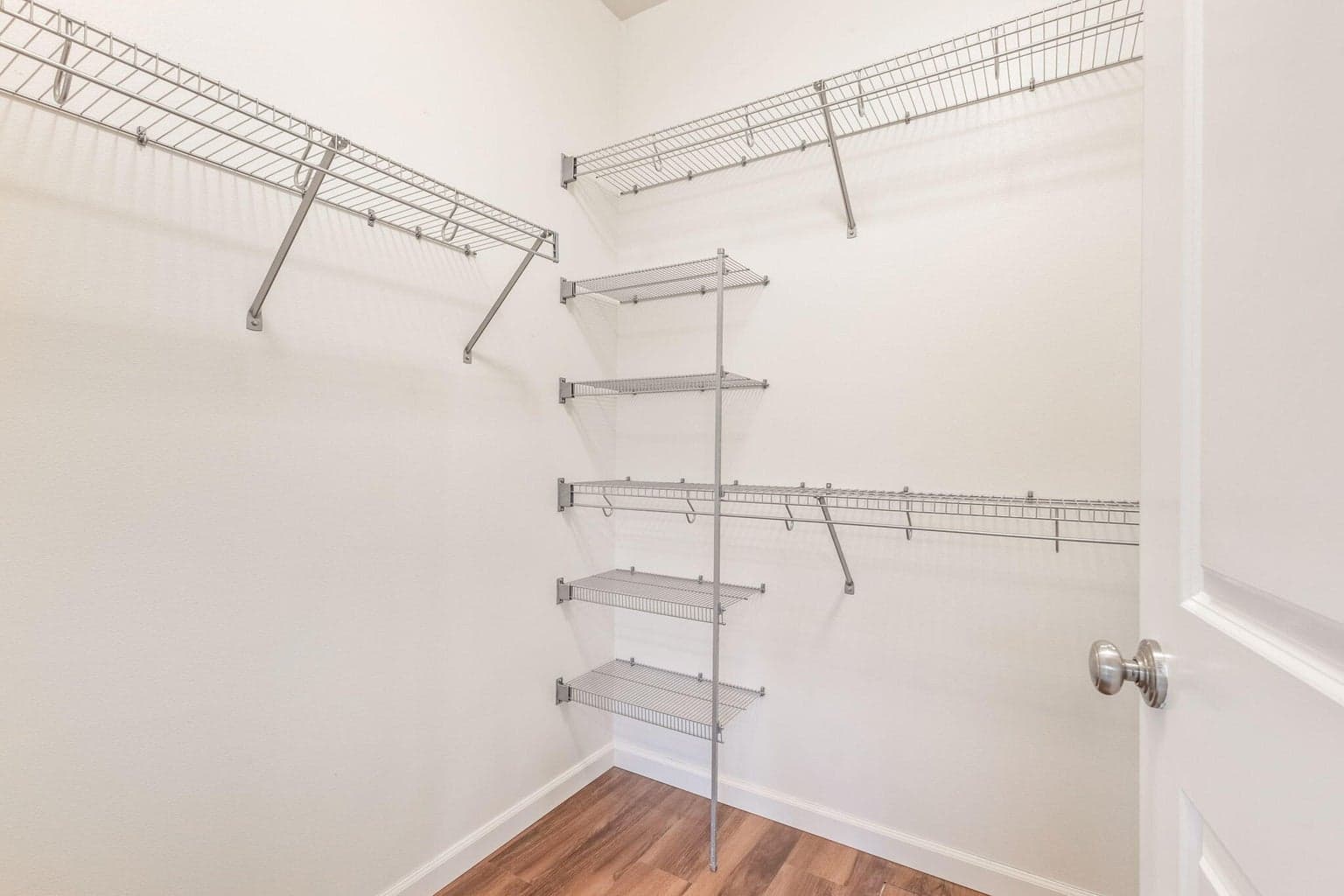 Photo of 1156 NE Steins Pillar Drive 19 of 43