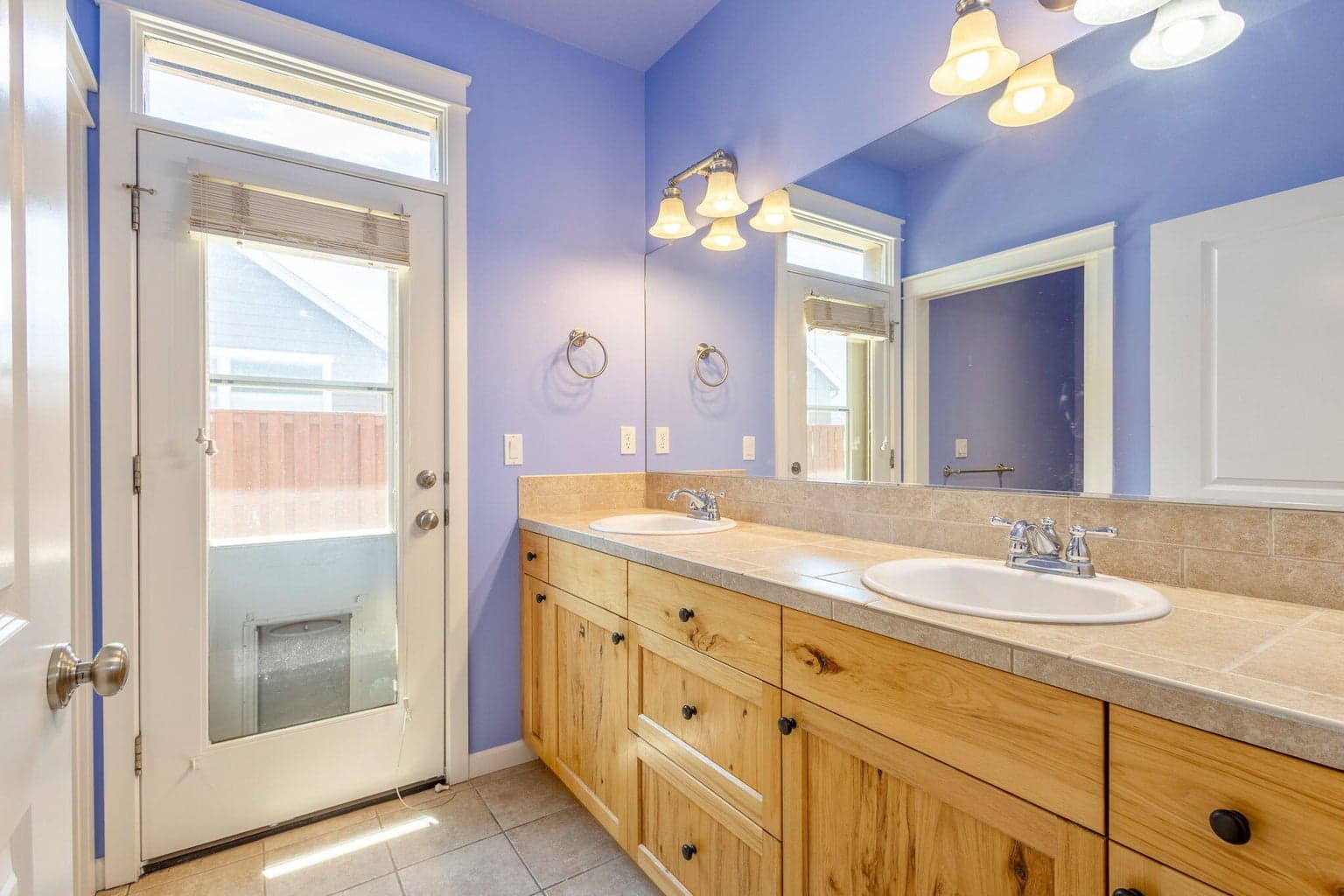 Photo of 1156 NE Steins Pillar Drive 20 of 43