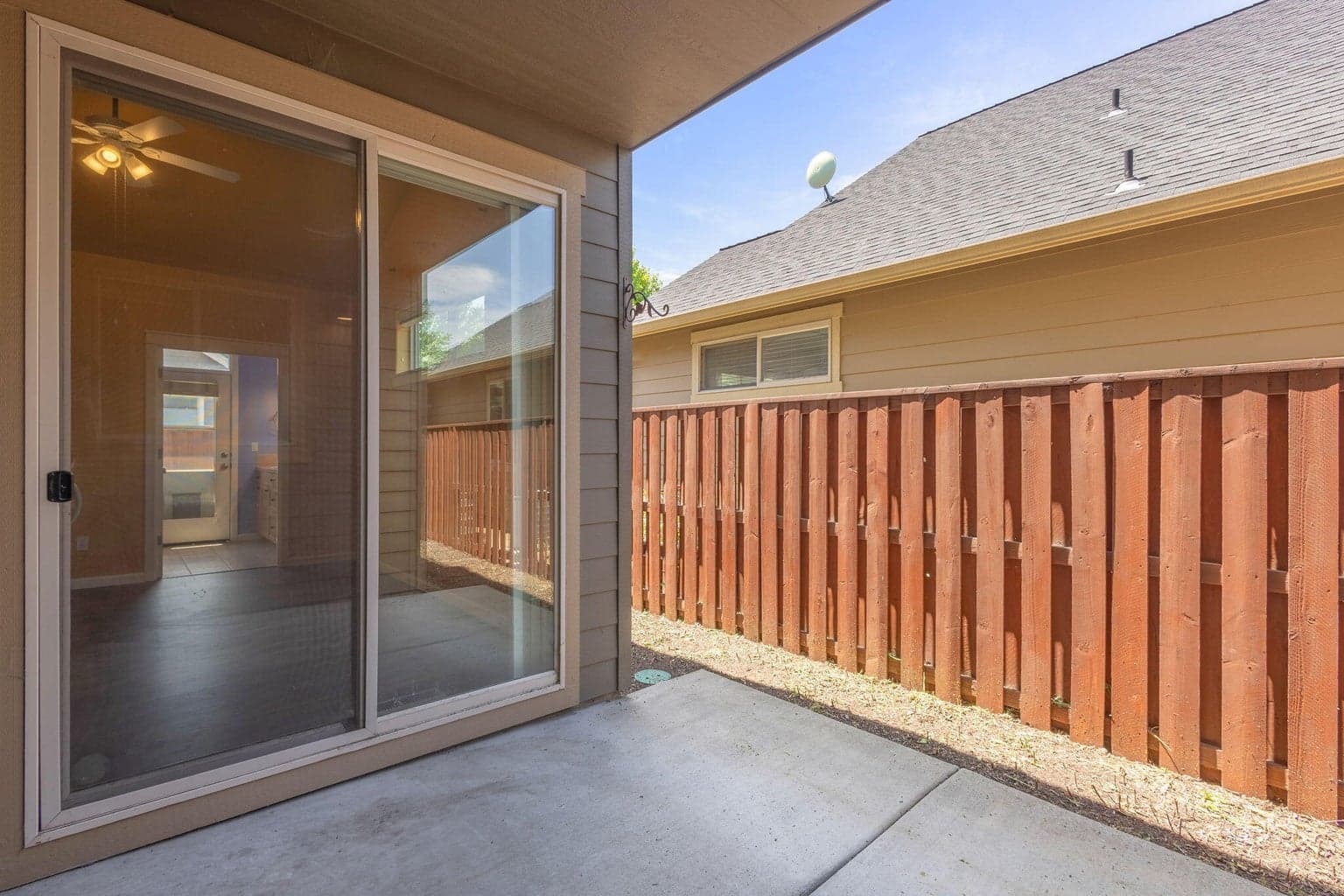 Photo of 1156 NE Steins Pillar Drive 29 of 43