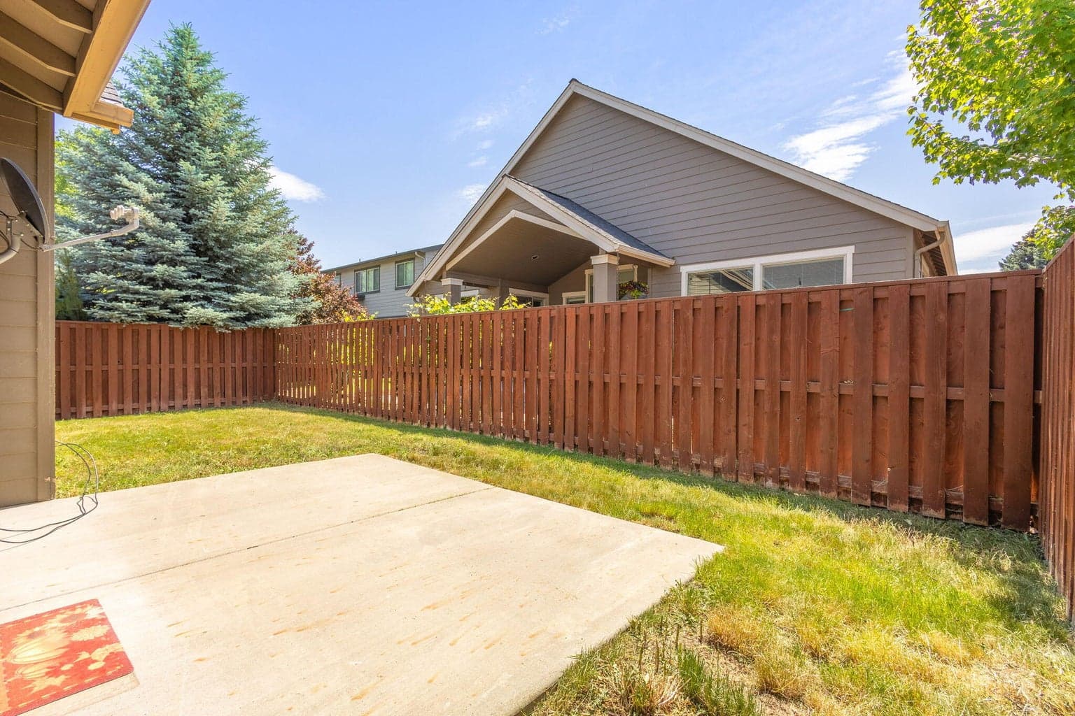 Photo of 1156 NE Steins Pillar Drive 31 of 43