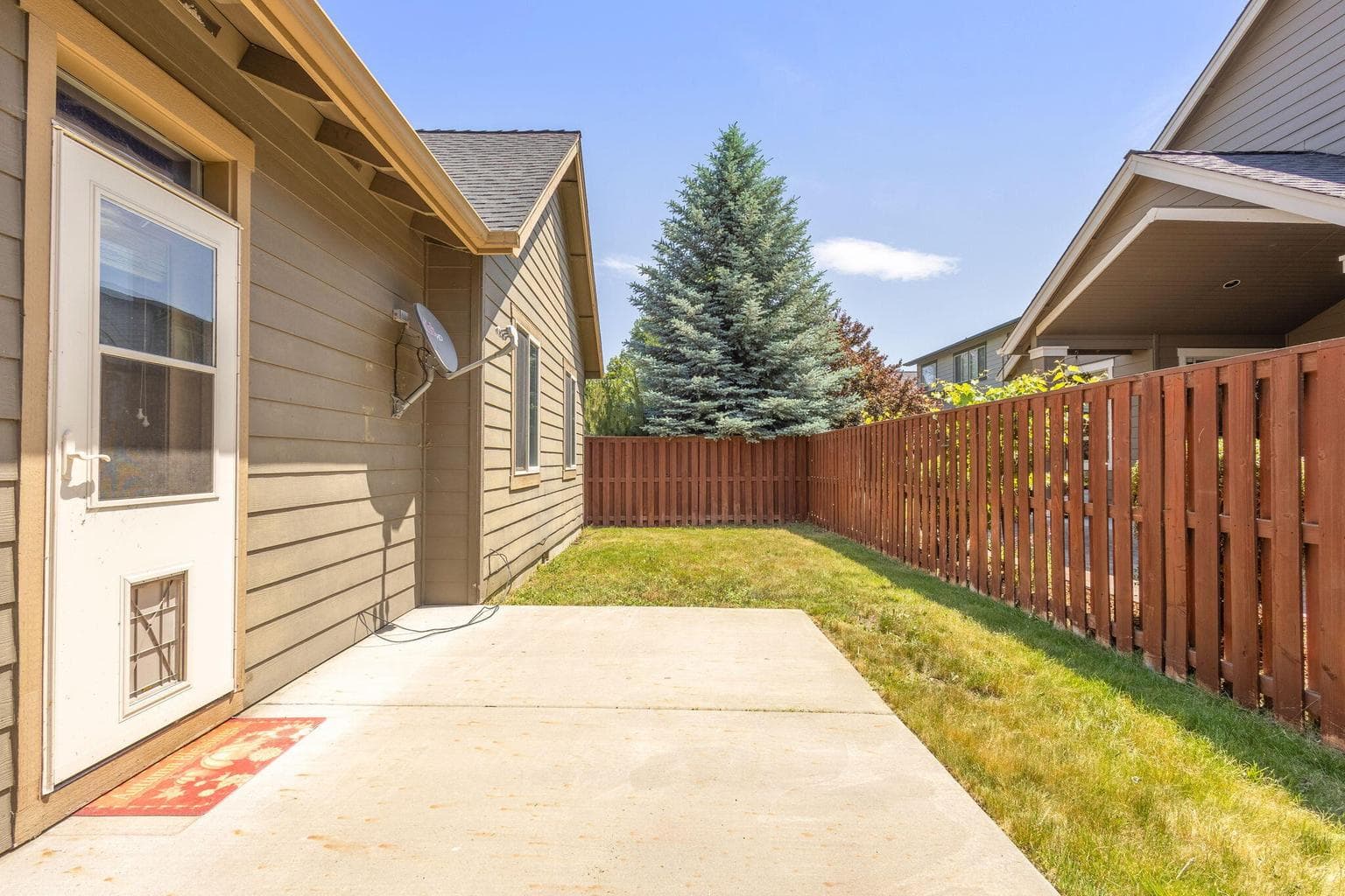 Photo of 1156 NE Steins Pillar Drive 32 of 43