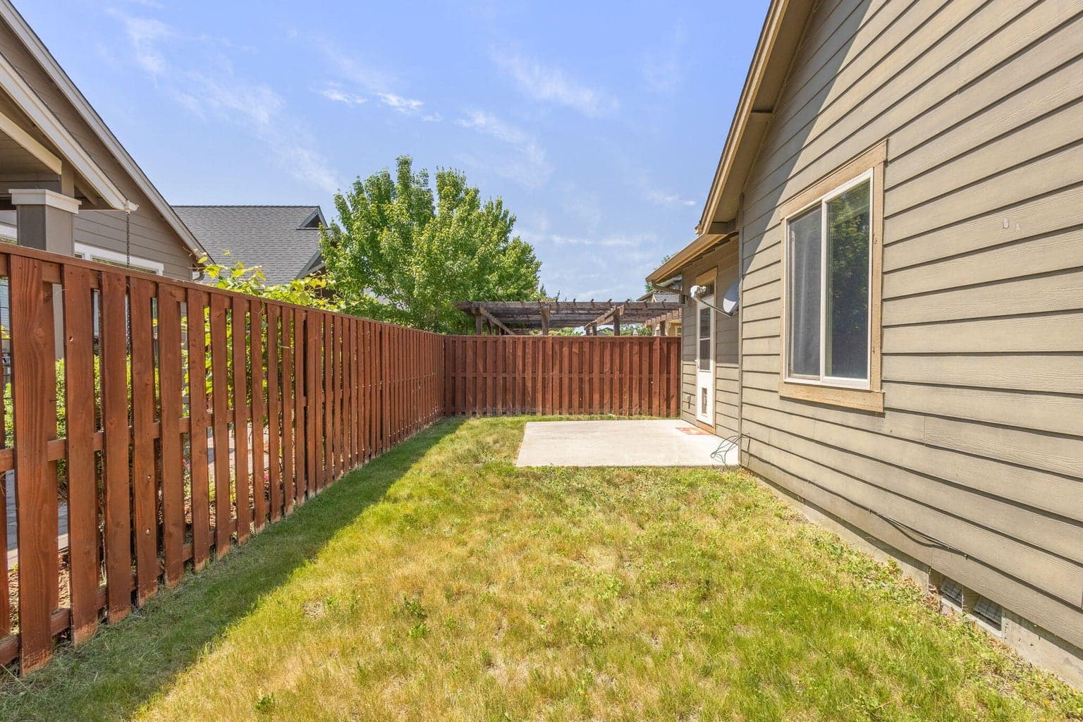 Photo of 1156 NE Steins Pillar Drive 34 of 43