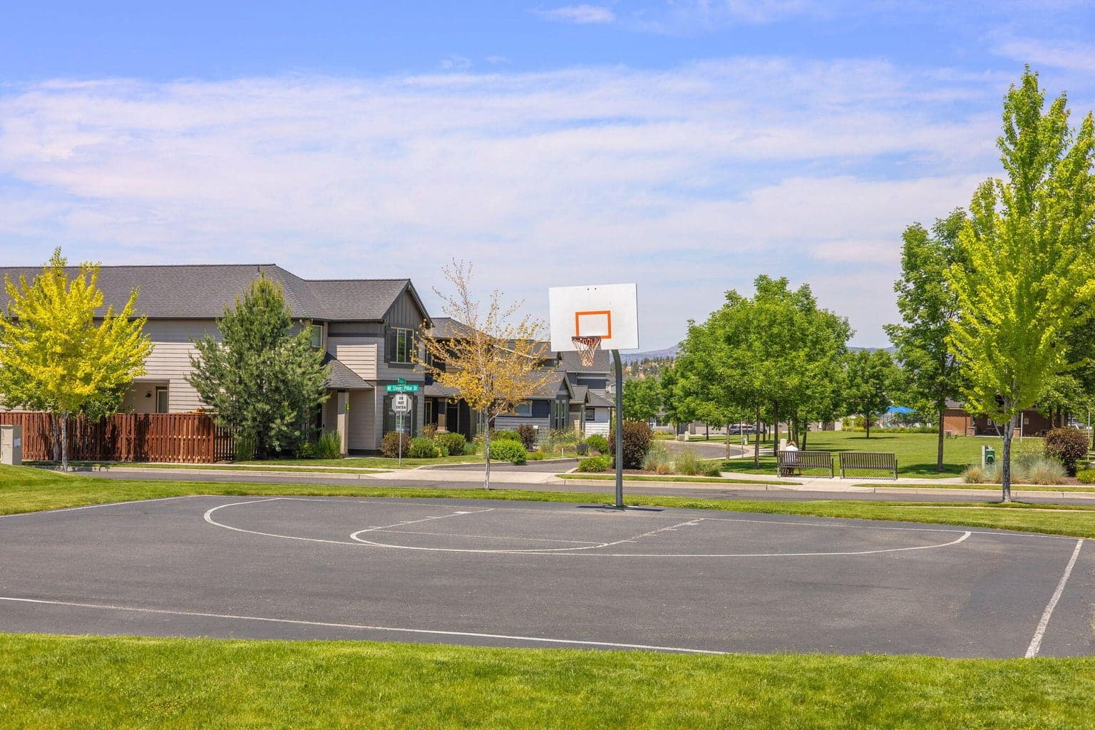 Photo of 1156 NE Steins Pillar Drive 38 of 43