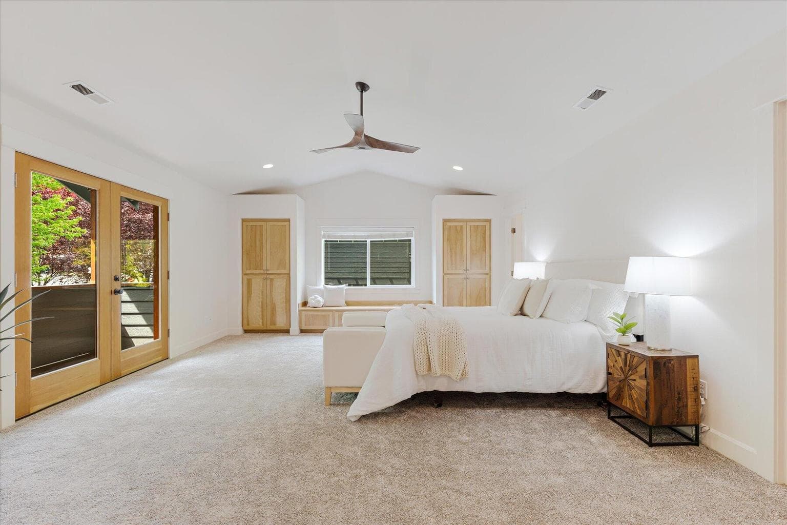 Photo of 578 NW Greyhawk Avenue 25 of 47