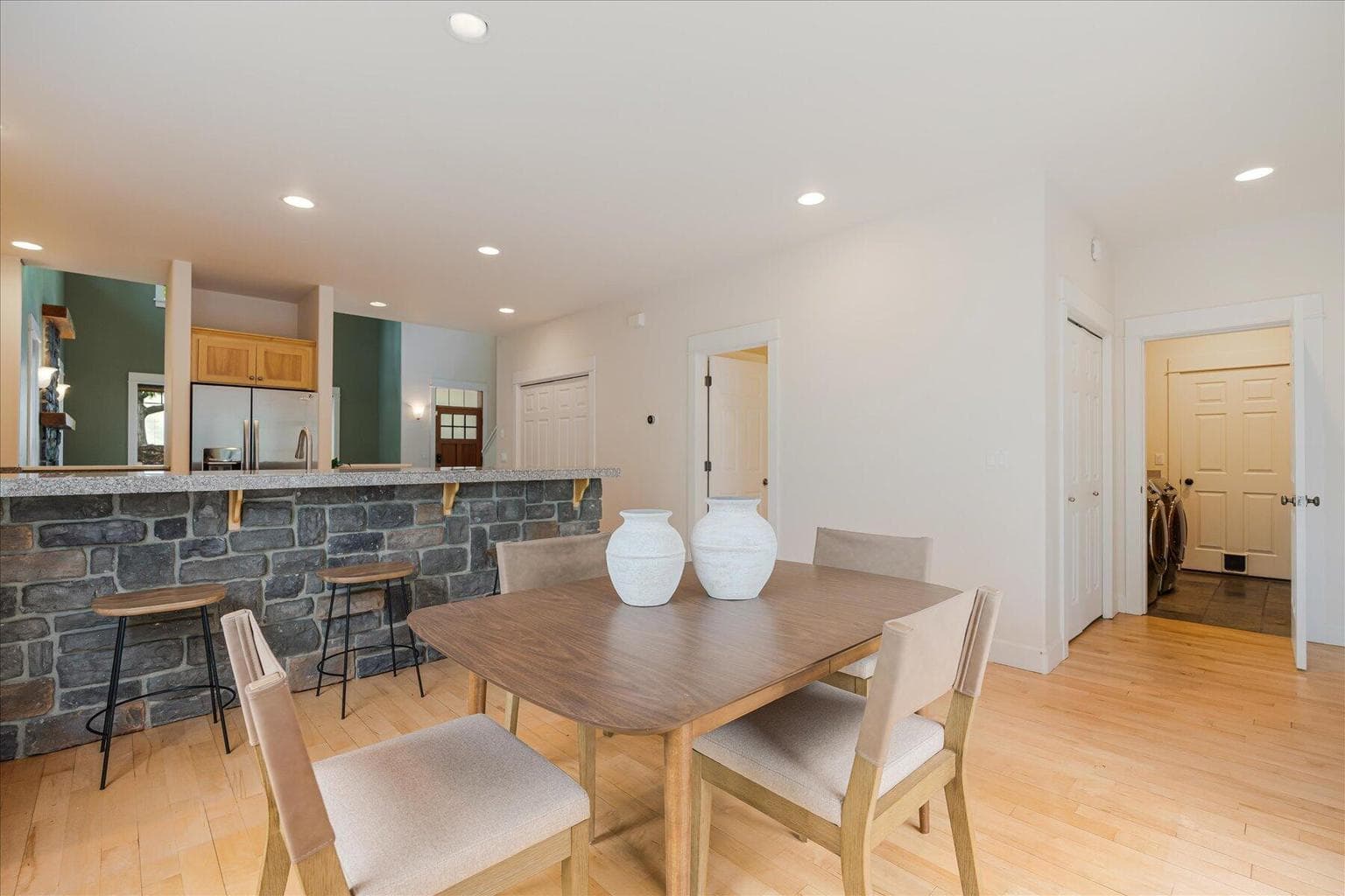 Photo of 578 NW Greyhawk Avenue 13 of 47