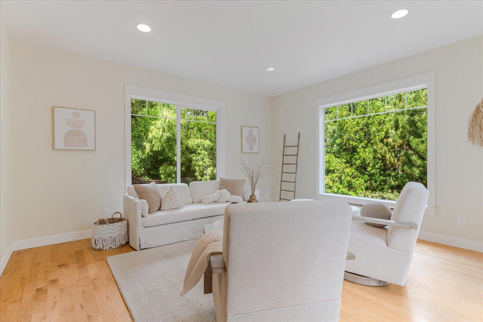 Photo of 578 NW Greyhawk Avenue 16 of 47