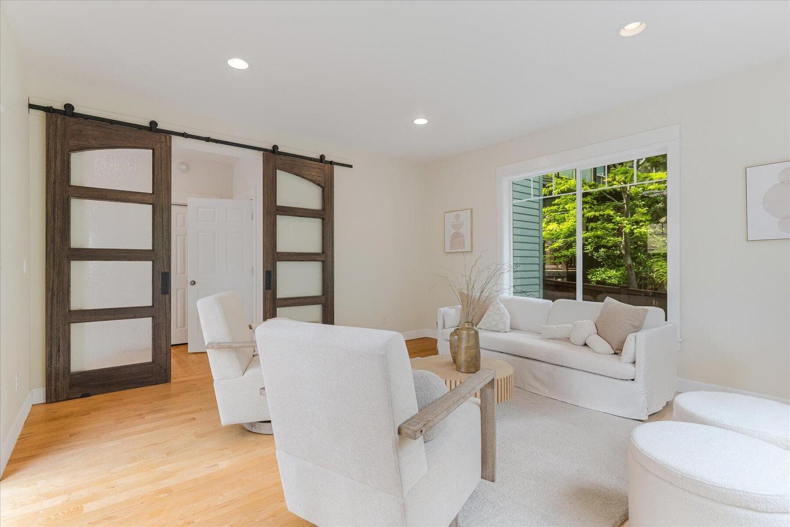 Photo of 578 NW Greyhawk Avenue 19 of 47