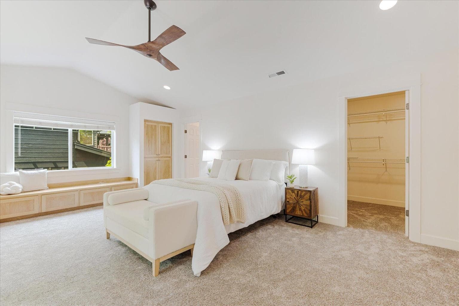Photo of 578 NW Greyhawk Avenue 24 of 47