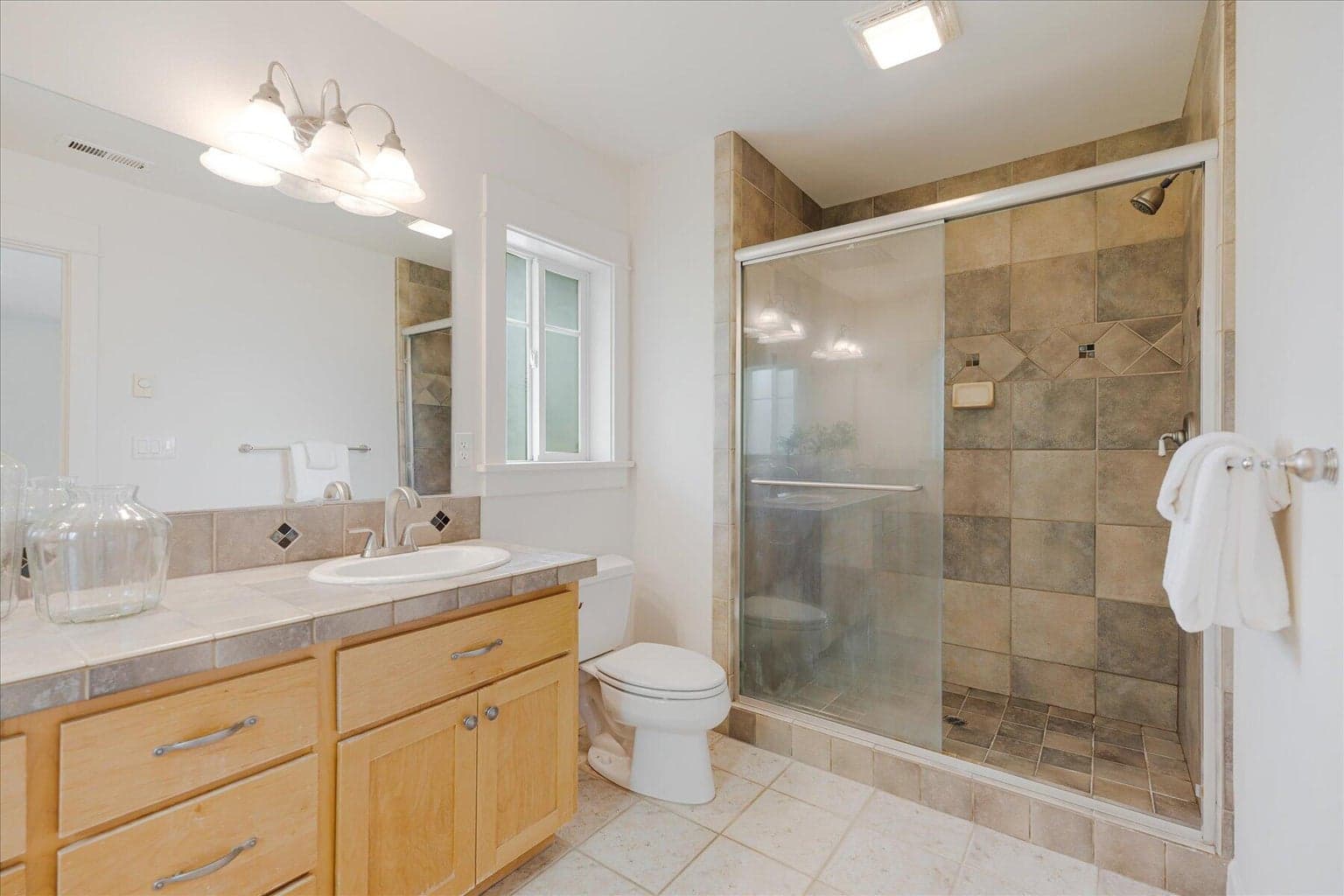 Photo of 578 NW Greyhawk Avenue 29 of 47