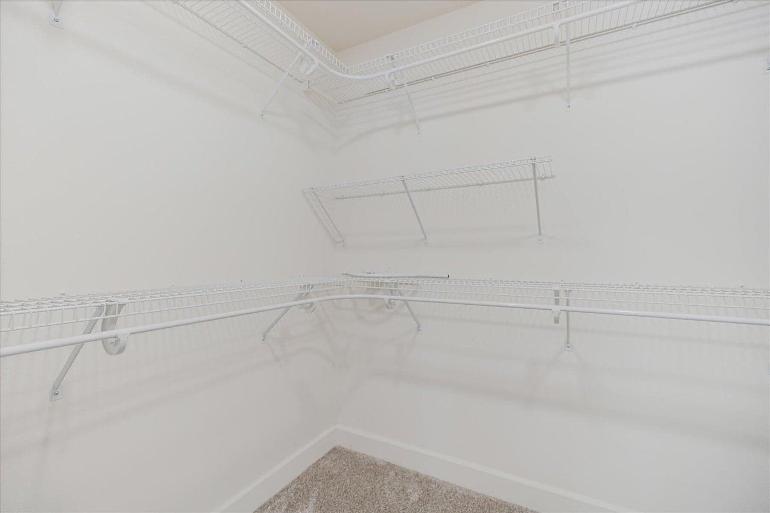 Photo of 578 NW Greyhawk Avenue 28 of 47