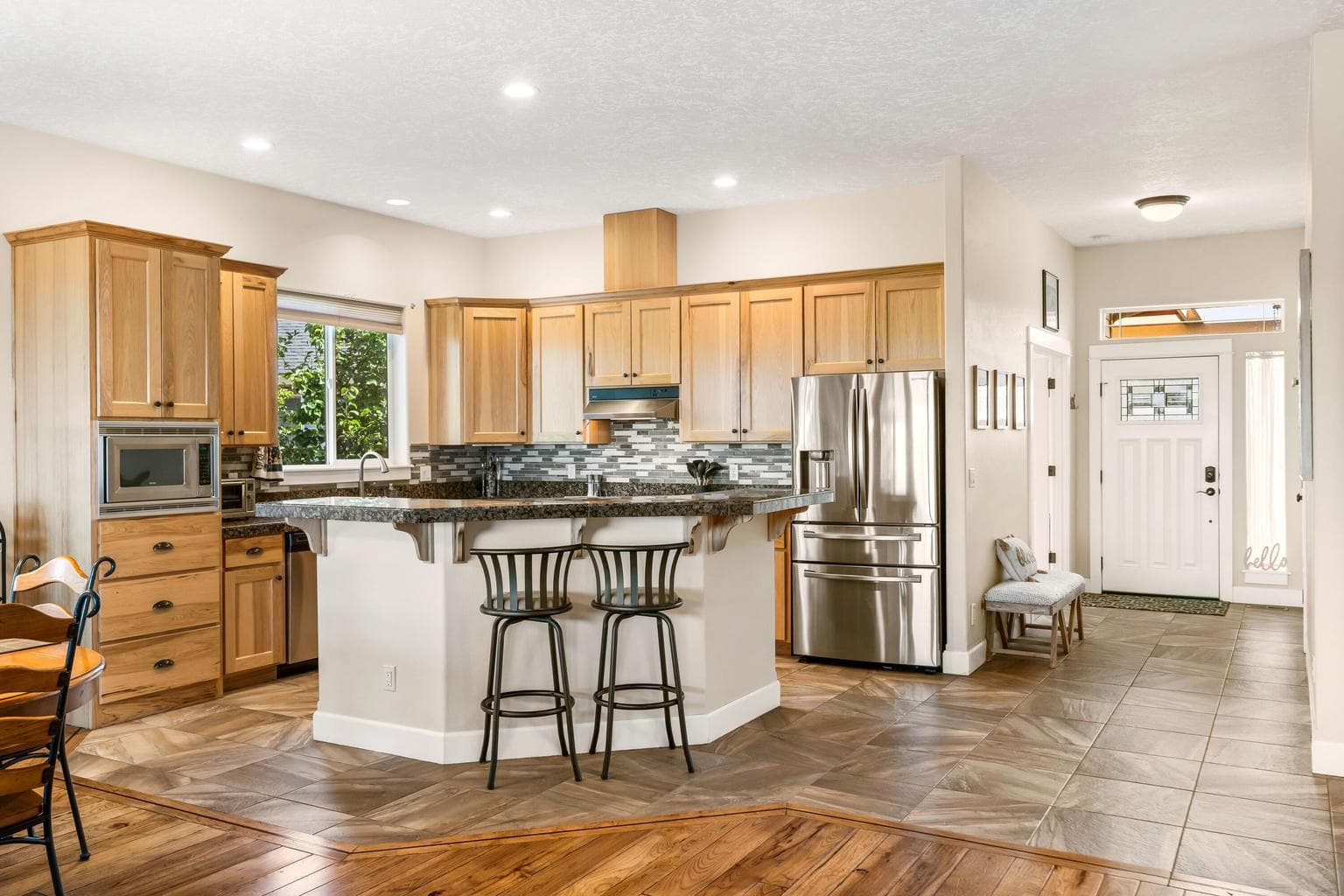 Spacious Kitchen & Island