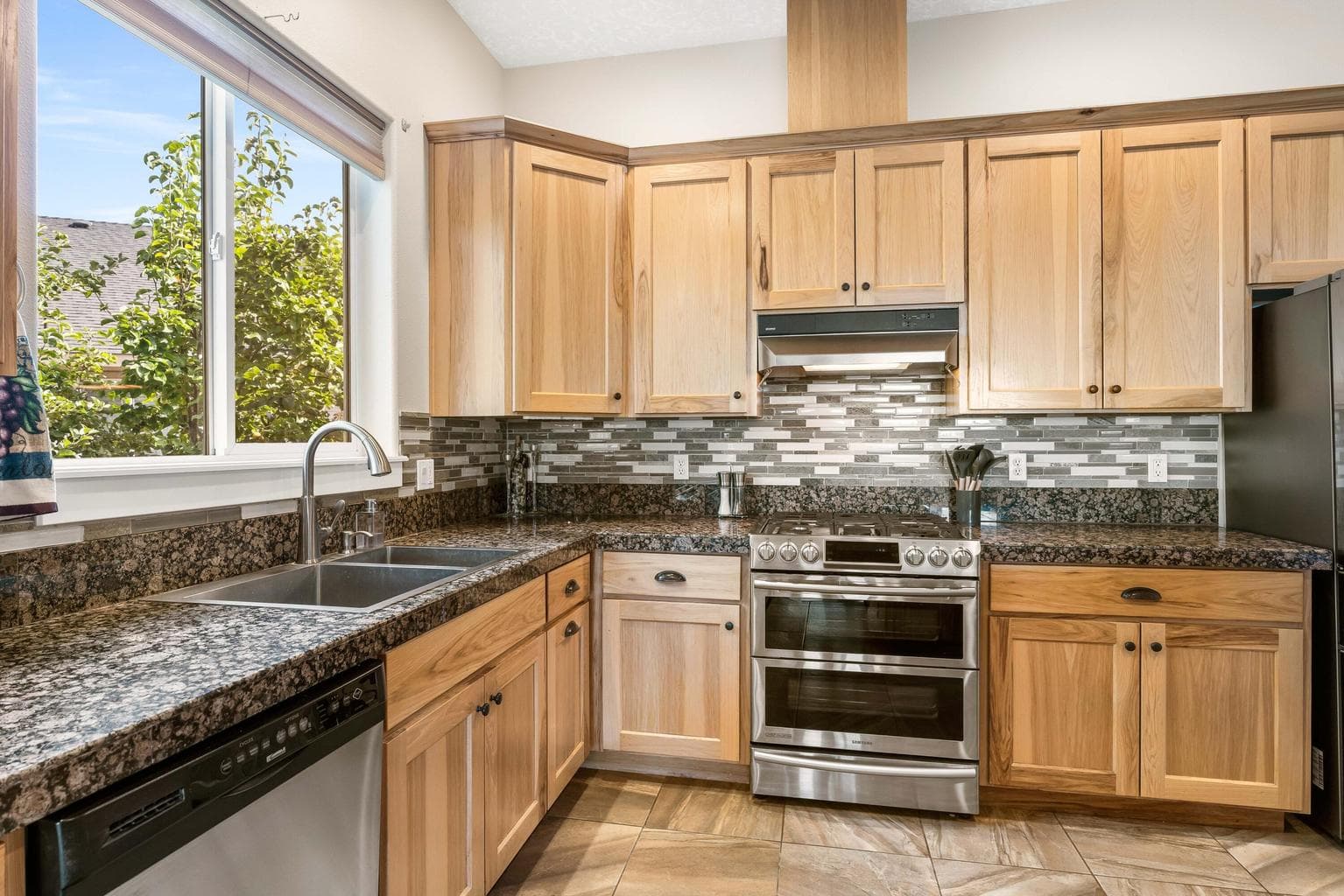 Gas Stove w/ Double Oven