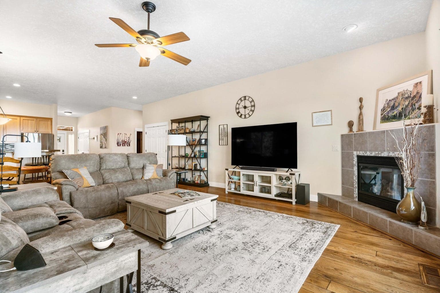 Spacious Great Room