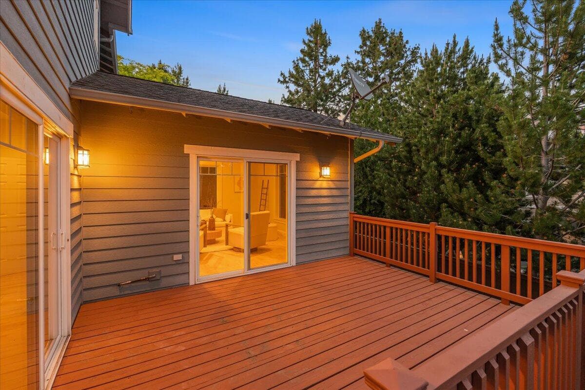 Photo of 578 NW Greyhawk Avenue 38 of 47