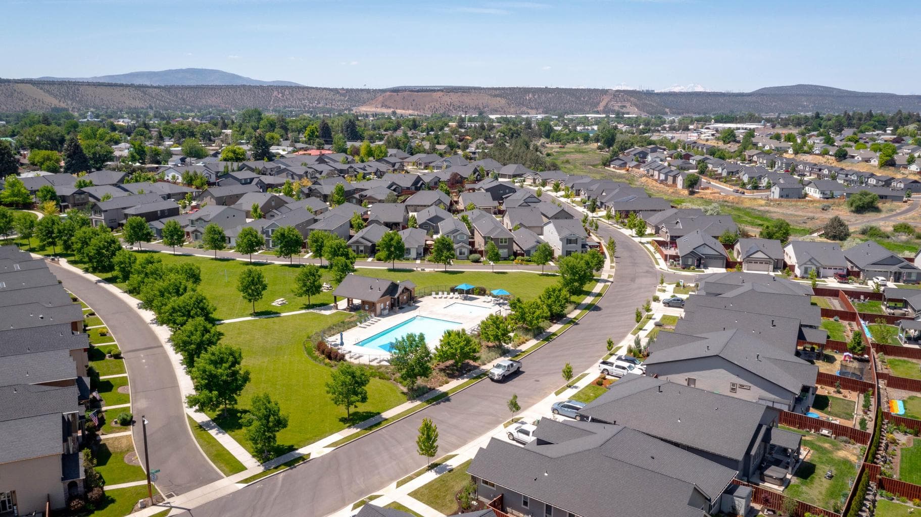 Photo of 1144 NE Henry Drive 33 of 40
