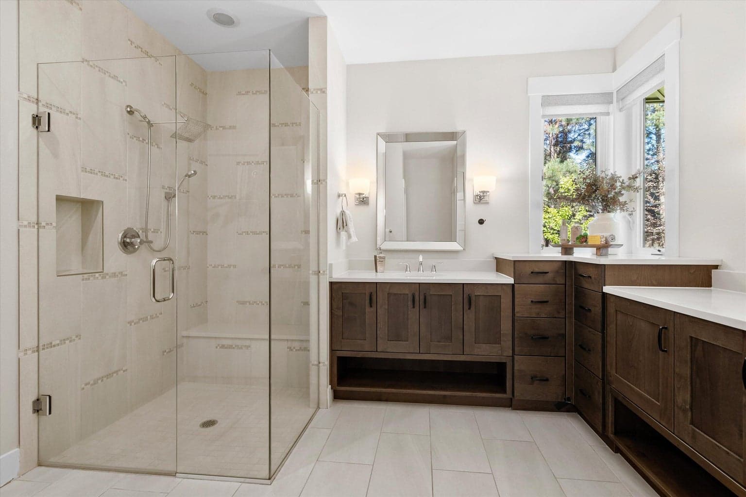 Photo of 62737 NW Mehama Drive 25 of 49