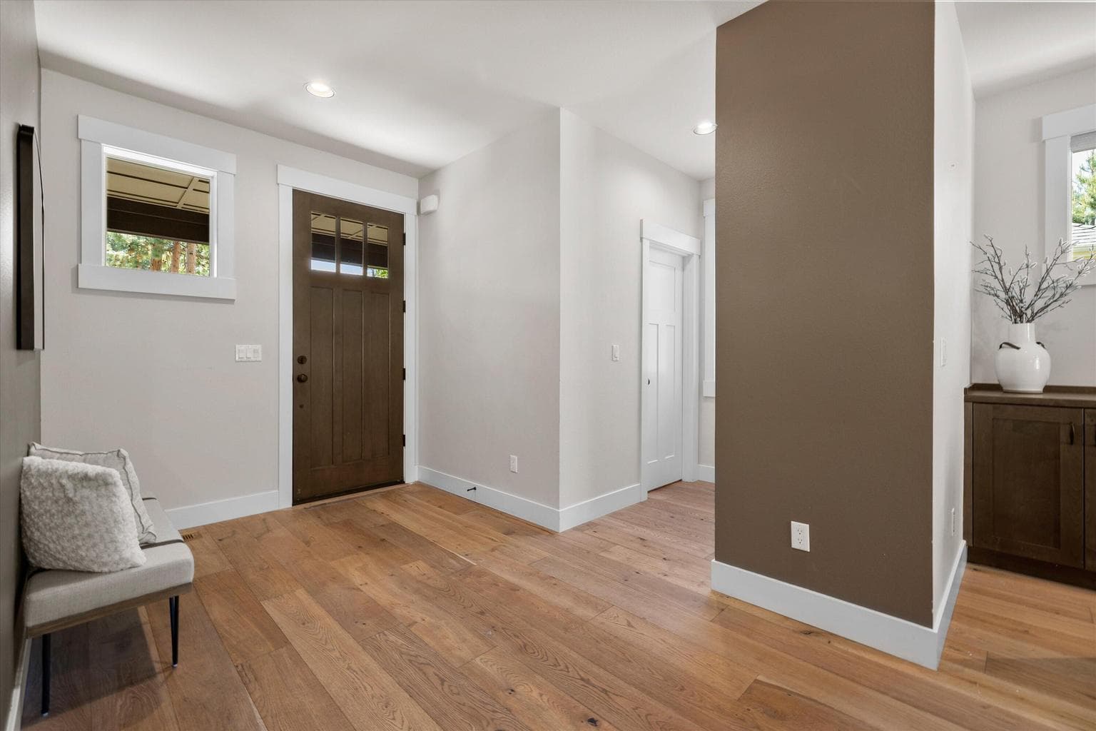 Photo of 62737 NW Mehama Drive 9 of 49