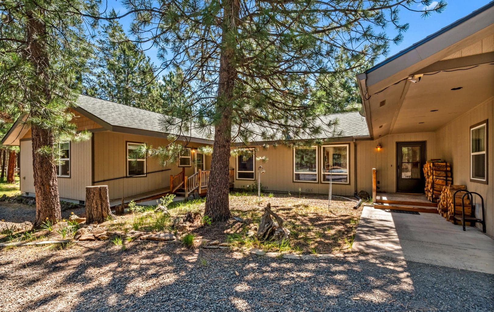 Photo of 15777 Sheila Way 2 of 41
