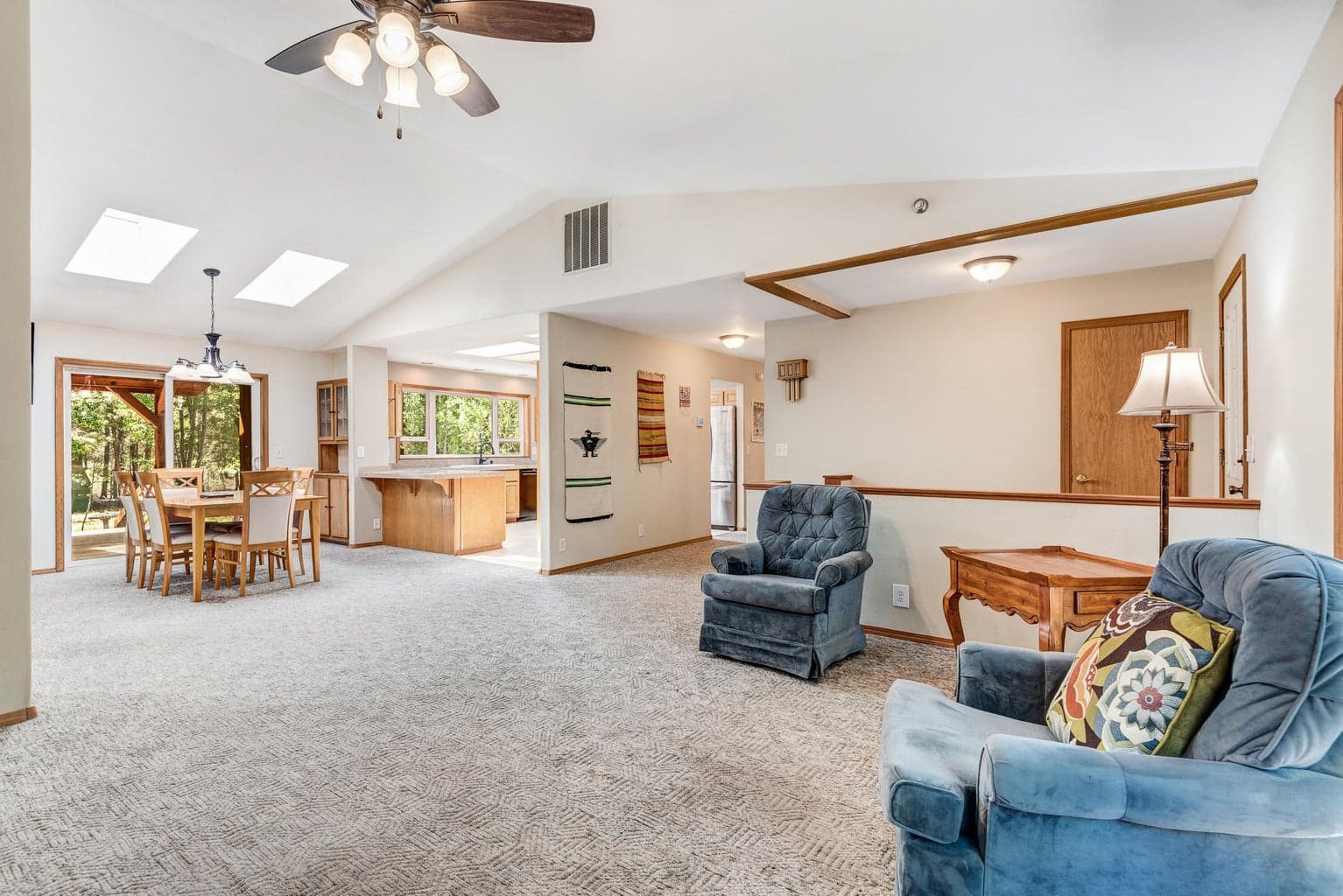 Photo of 15777 Sheila Way 5 of 41