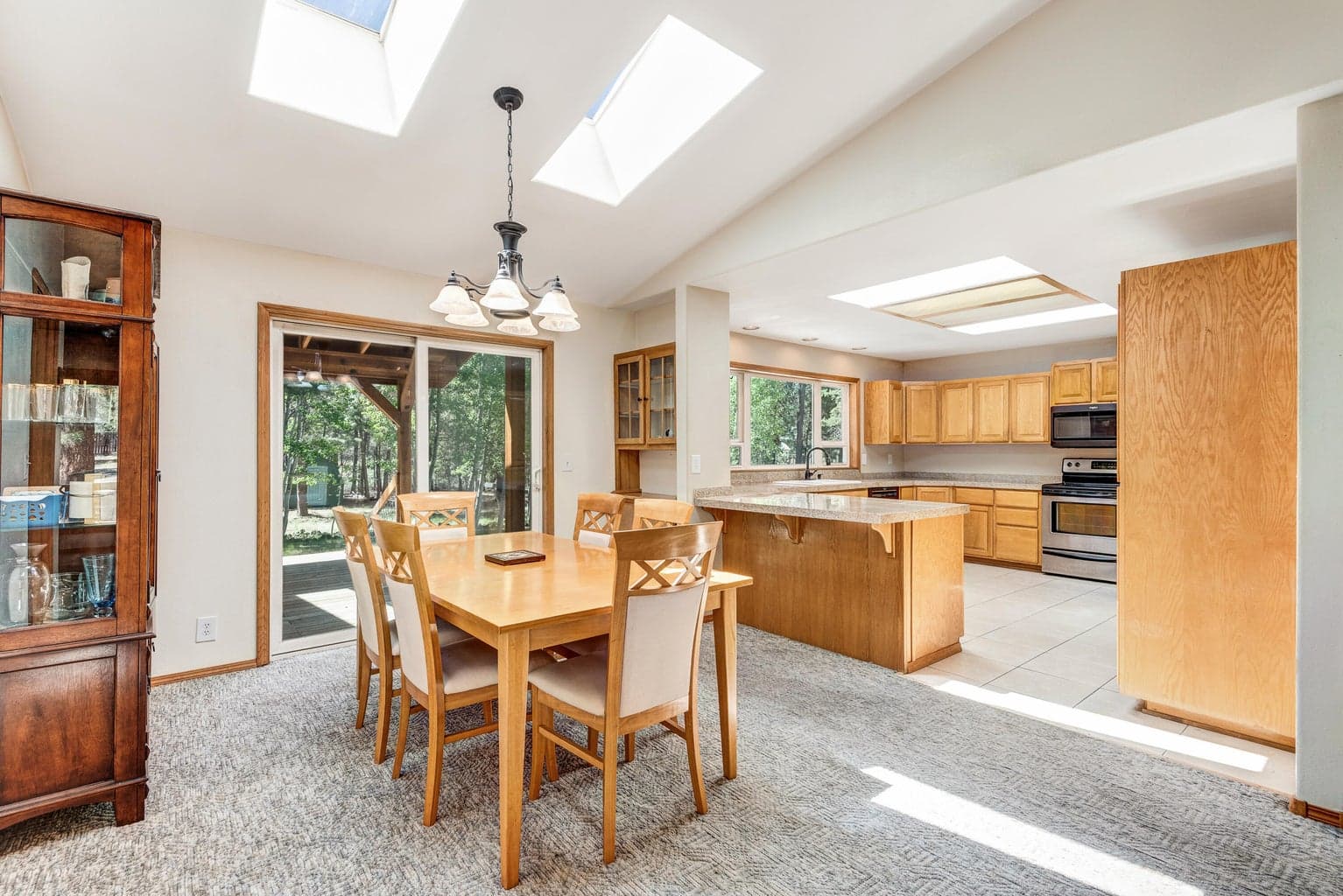 Photo of 15777 Sheila Way 6 of 41