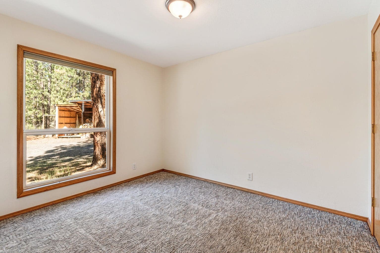 Photo of 15777 Sheila Way 13 of 41