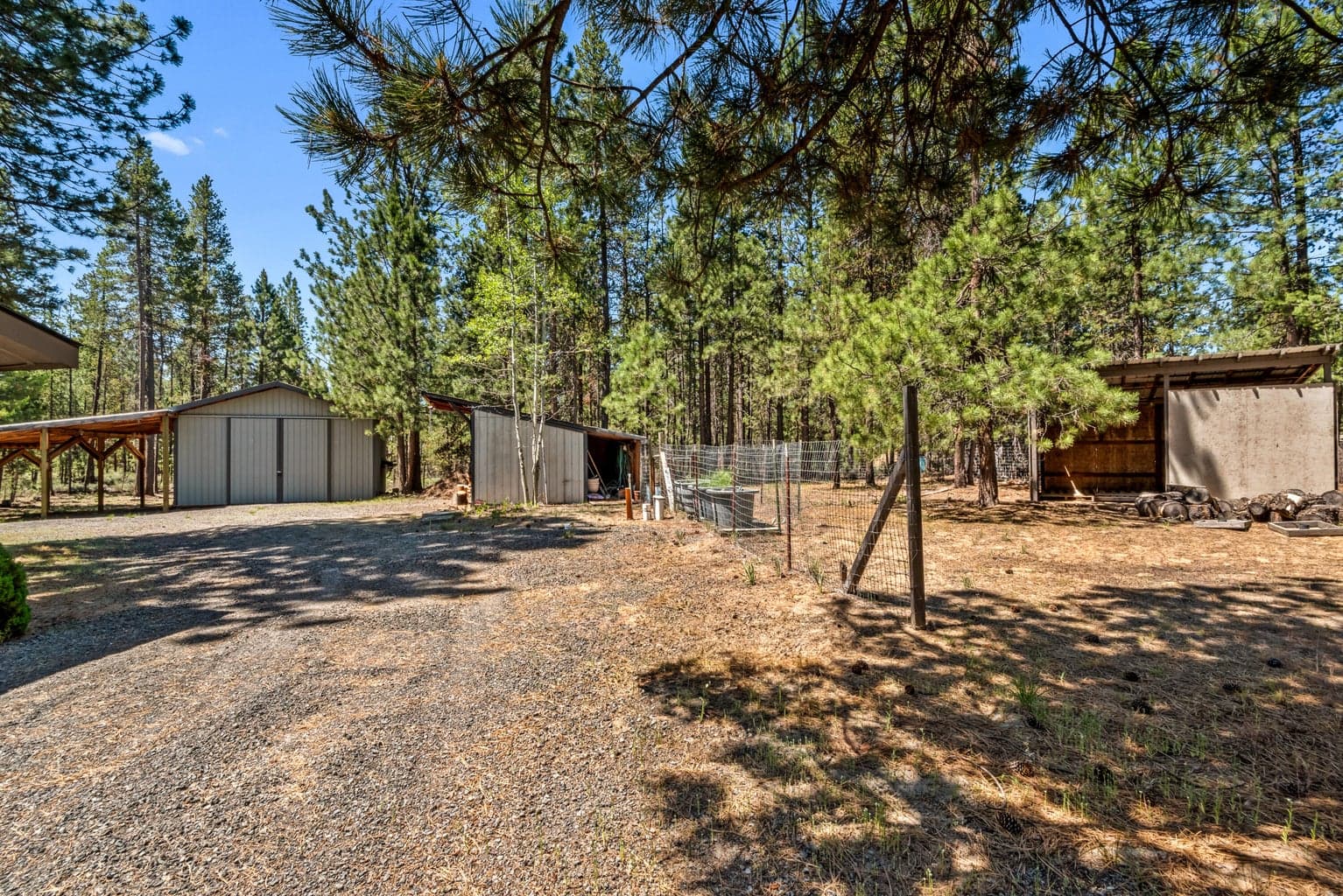 Photo of 15777 Sheila Way 33 of 41