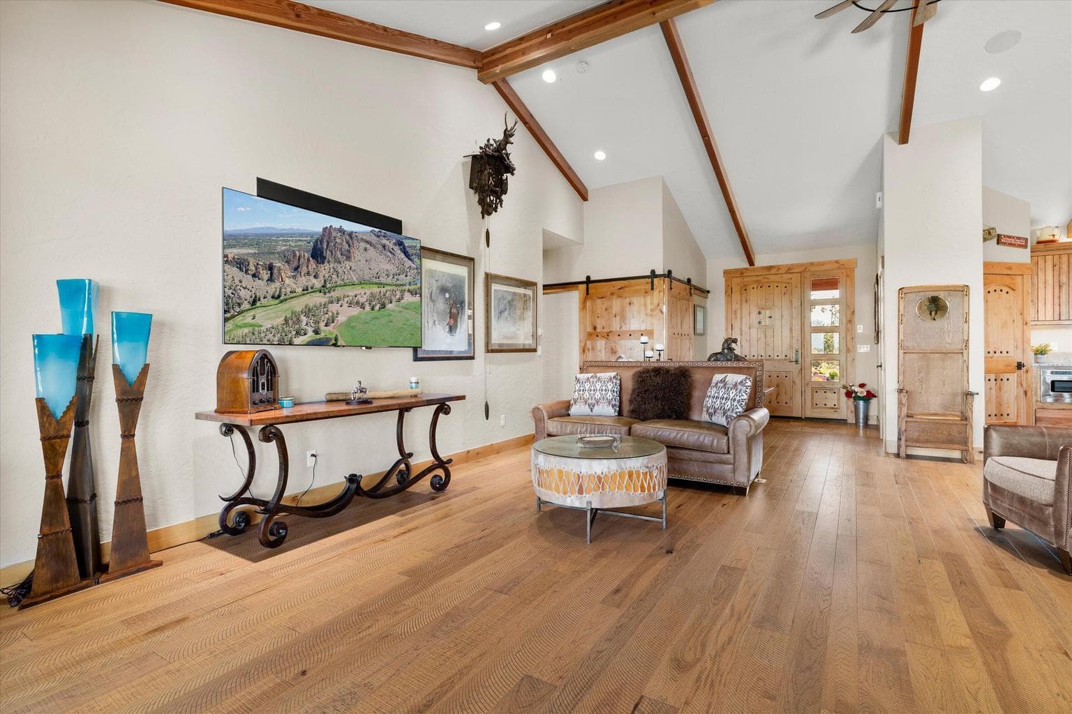 Photo of 7215 NE 33rd Street 21 of 92