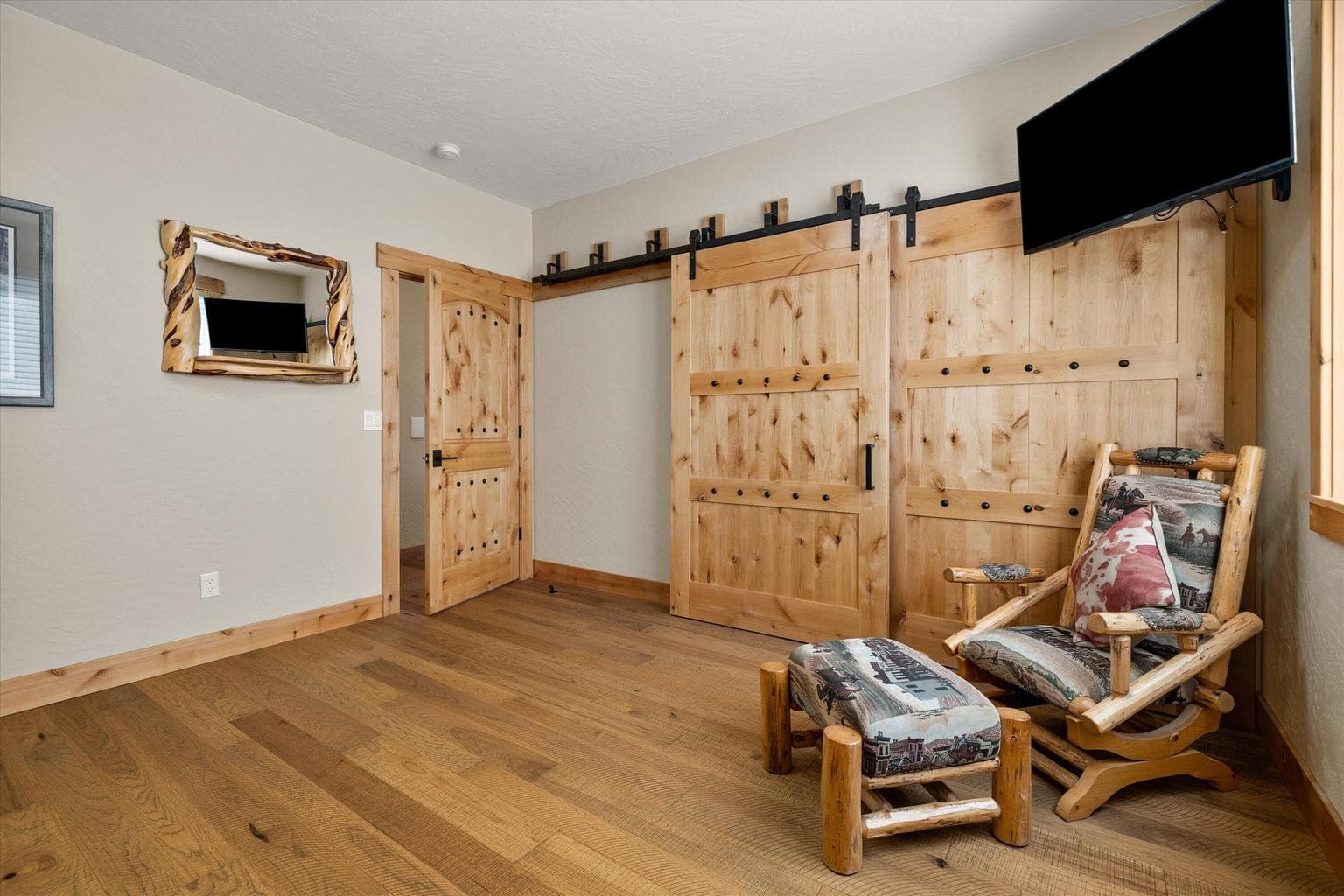 Photo of 7215 NE 33rd Street 33 of 92