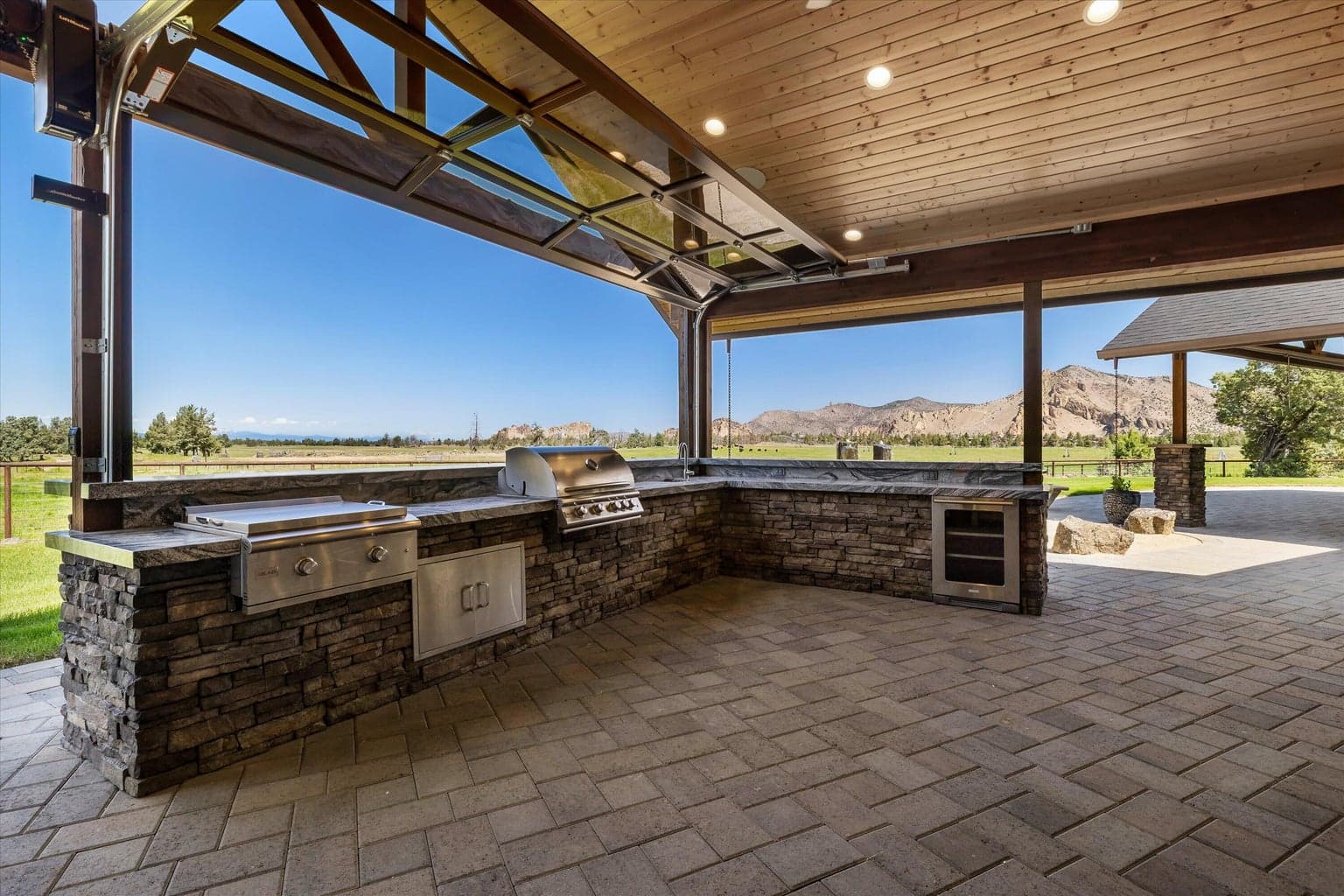 Outdoor kitchen