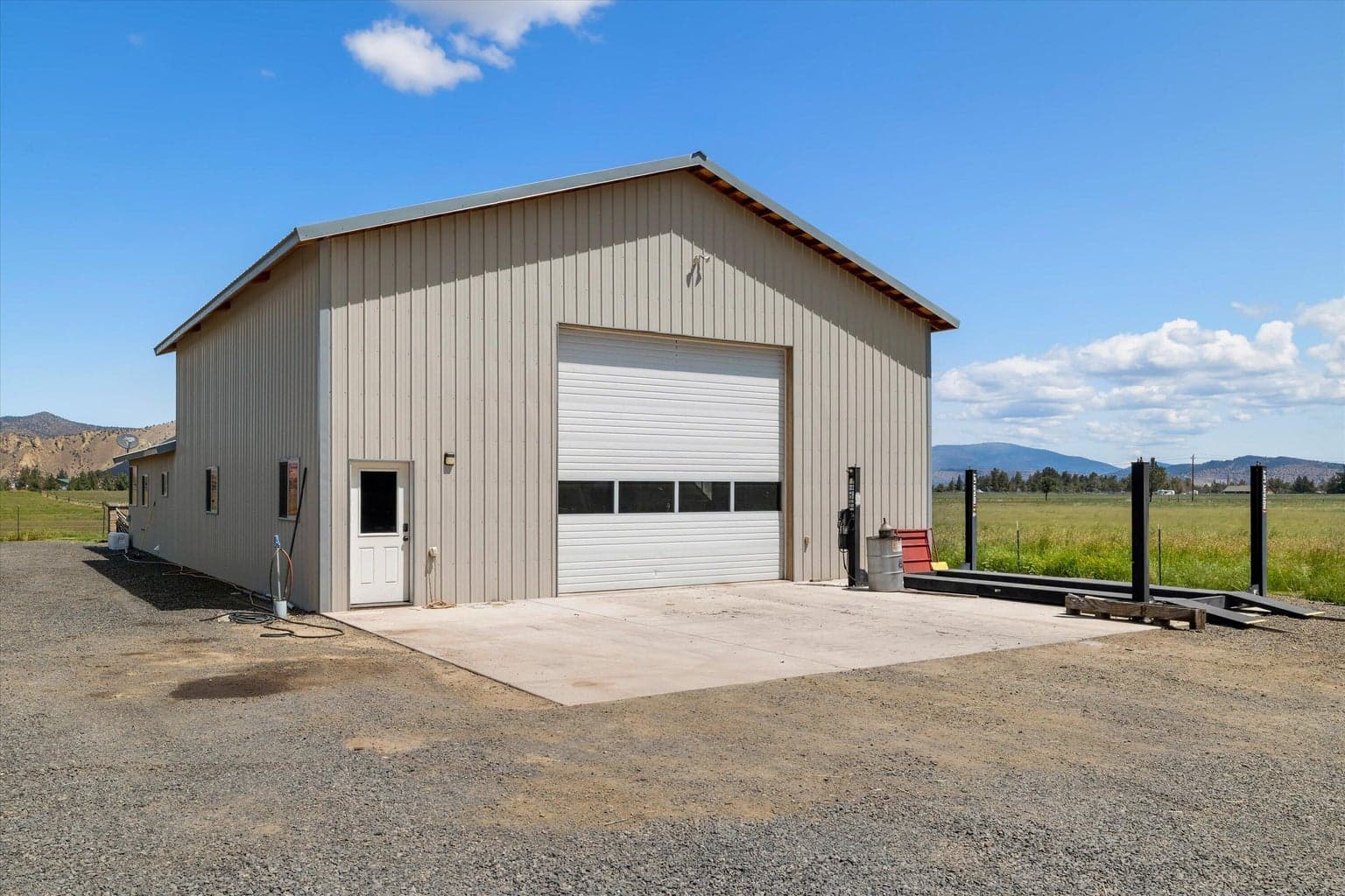 2800 sq ft shop