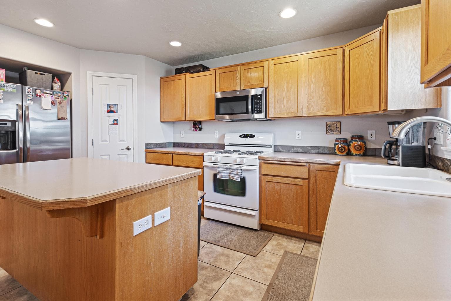 Photo of 2459 NW 22nd Street 11 of 41