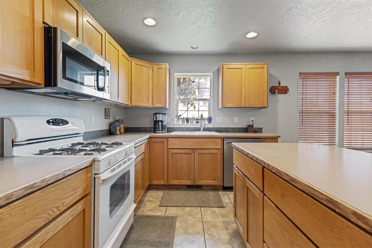 Photo of 2459 NW 22nd Street 10 of 41