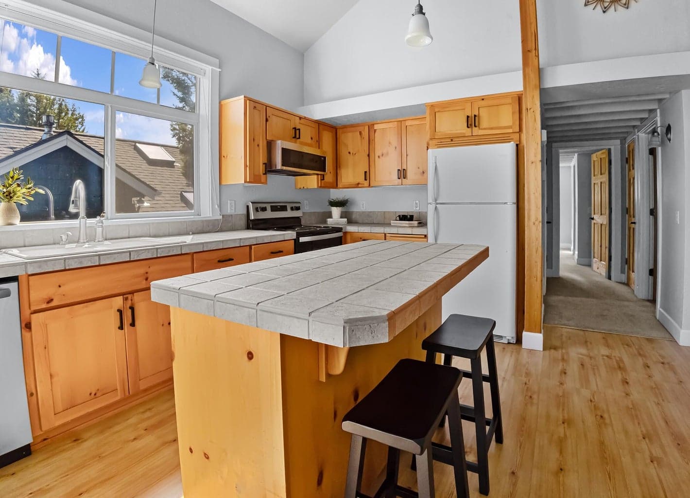 Photo of 1940 NW Monterey Pines Drive 13 of 40